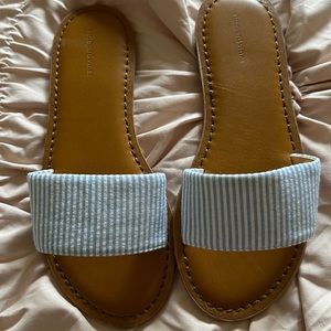 Vineyard Vines Slides